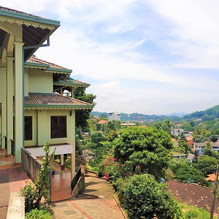 Breeze Villa 康提 外观 照片